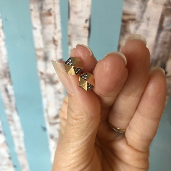 Harwell Godfrey hexagonal pyramid diamond 18K post earrings - Picture 1 of 3